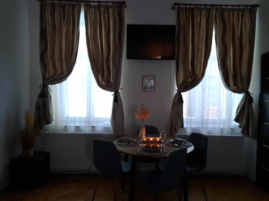 Sofia'S Home Comfy Studio In The Old Town Braşov Buitenkant foto
