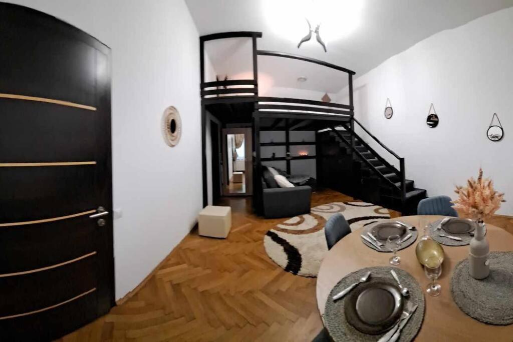 Sofia'S Home Comfy Studio In The Old Town Braşov Buitenkant foto